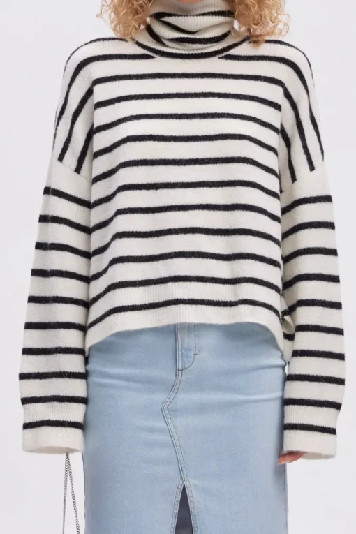 Gestuz Alpha Rollneck Striped Strik Ivory Black Striped NO25