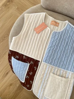 Stories From The Atelier Spring Love Vest White/Blue/Brown